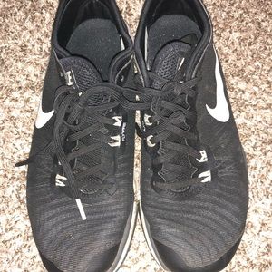 Black Nike Shoes